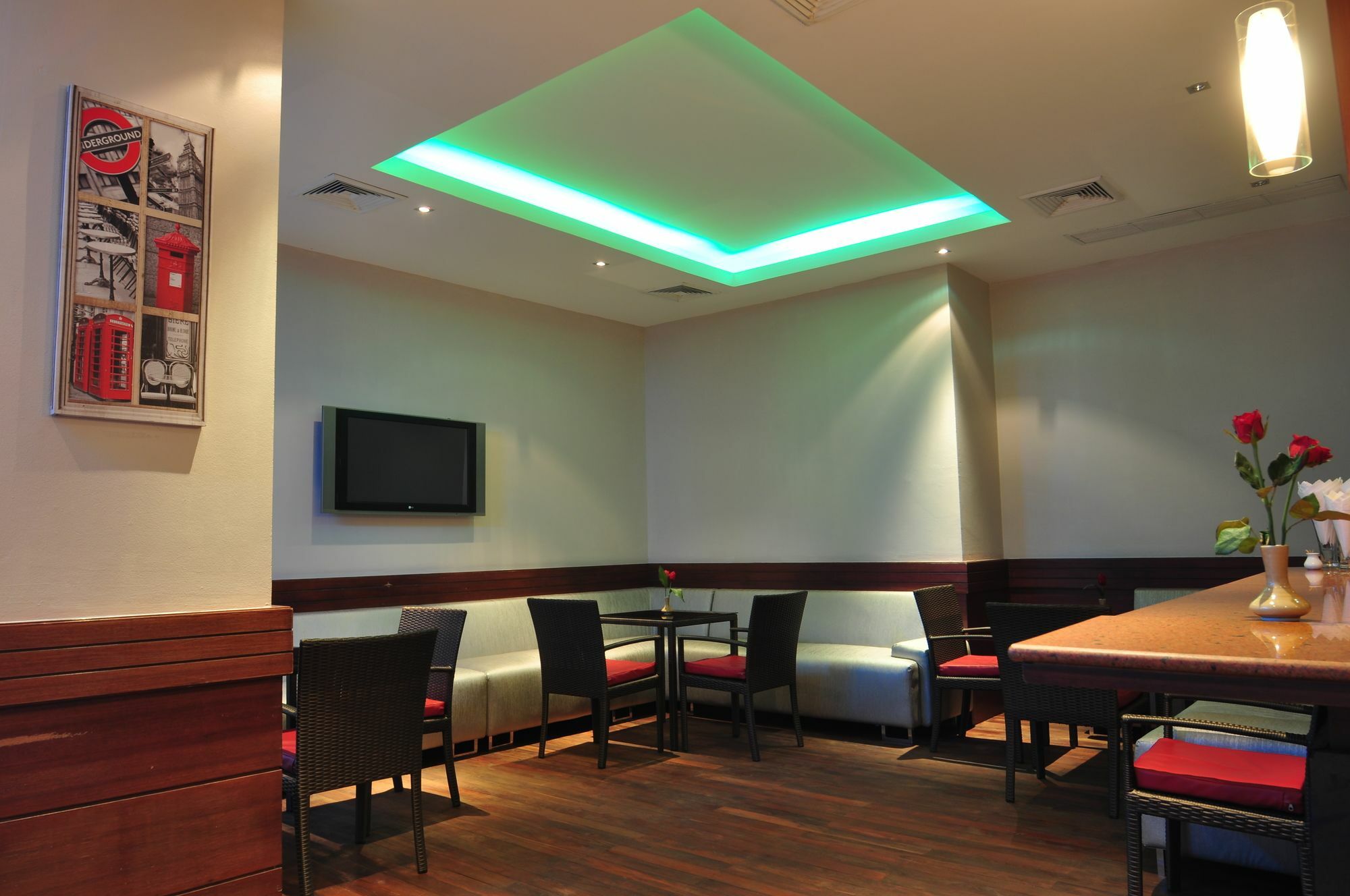 The Euro Grande Hotel Bangkok Esterno foto