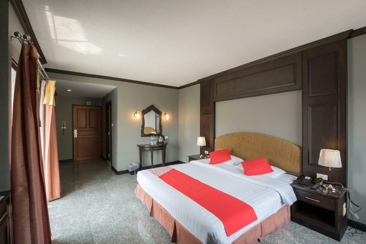 The Euro Grande Hotel Bangkok Esterno foto