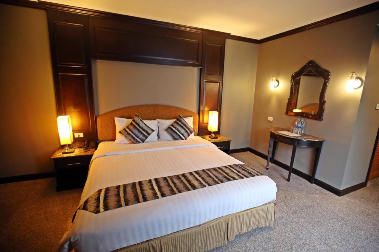 The Euro Grande Hotel Bangkok Esterno foto