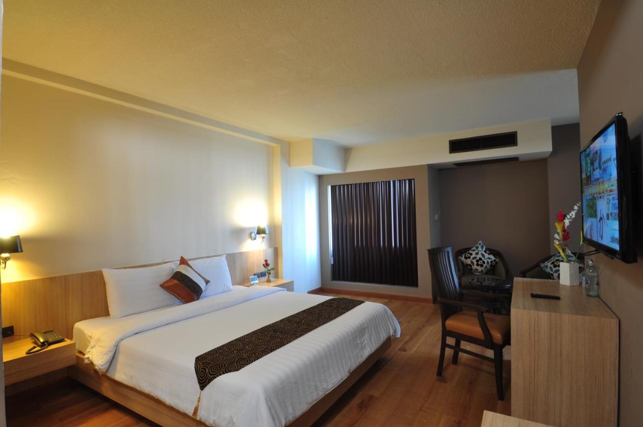 The Euro Grande Hotel Bangkok Esterno foto